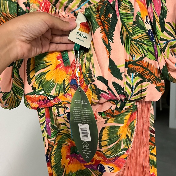 BOTH ***FARM RIO MACAW LEAVES crop top and skirt - LETS MAKE A DEAL!!! - Picture 3 of 7